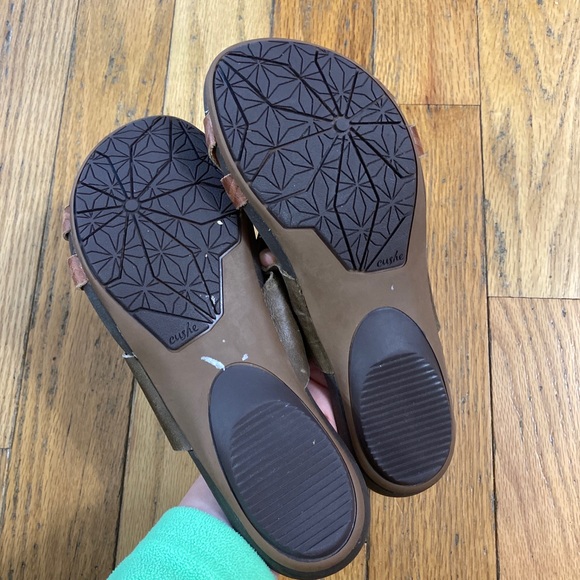 Cushe Mellow Coquira Leather Slip On Sandals 9 - Picture 8 of 8